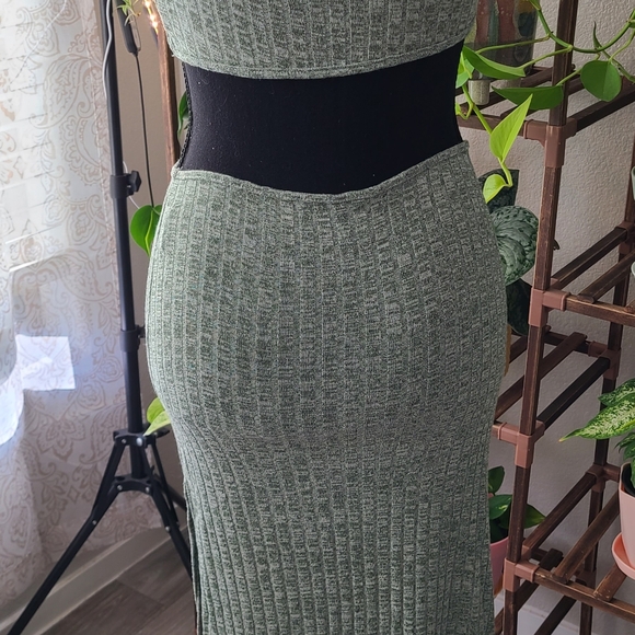 Swimsuit coverup - Picture 3 of 5